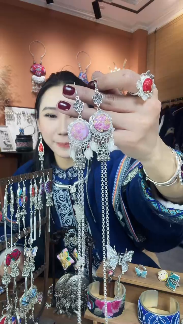 【闪购商品】刺绣纯手工民族风耳环