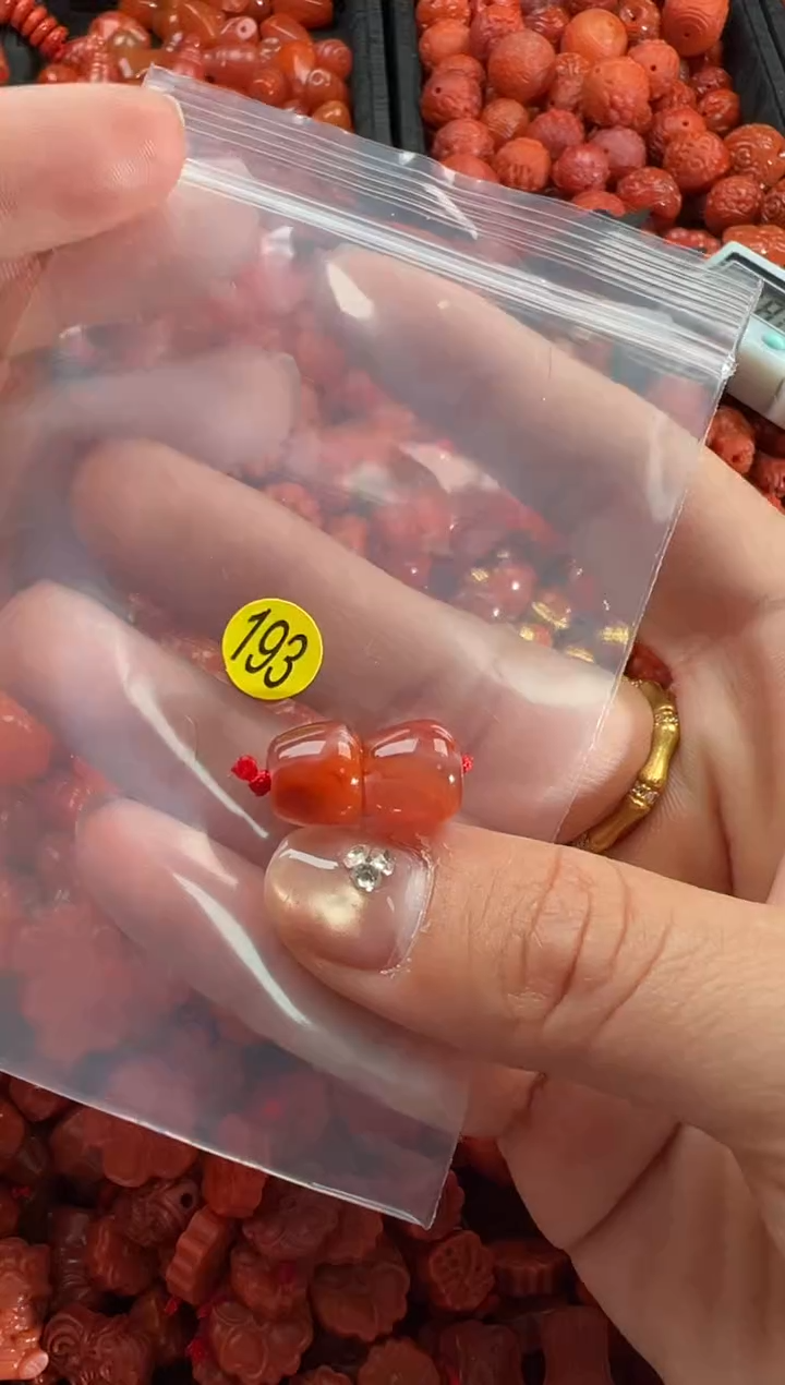 【闪购商品】南红玛瑙颈饰未镶嵌1