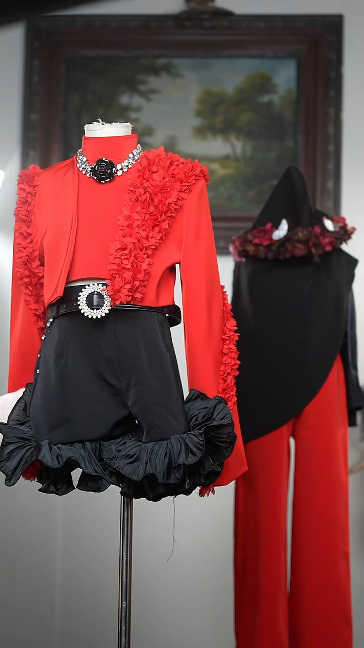 170码红色外套+挂脖艺桐轩儿童朝服