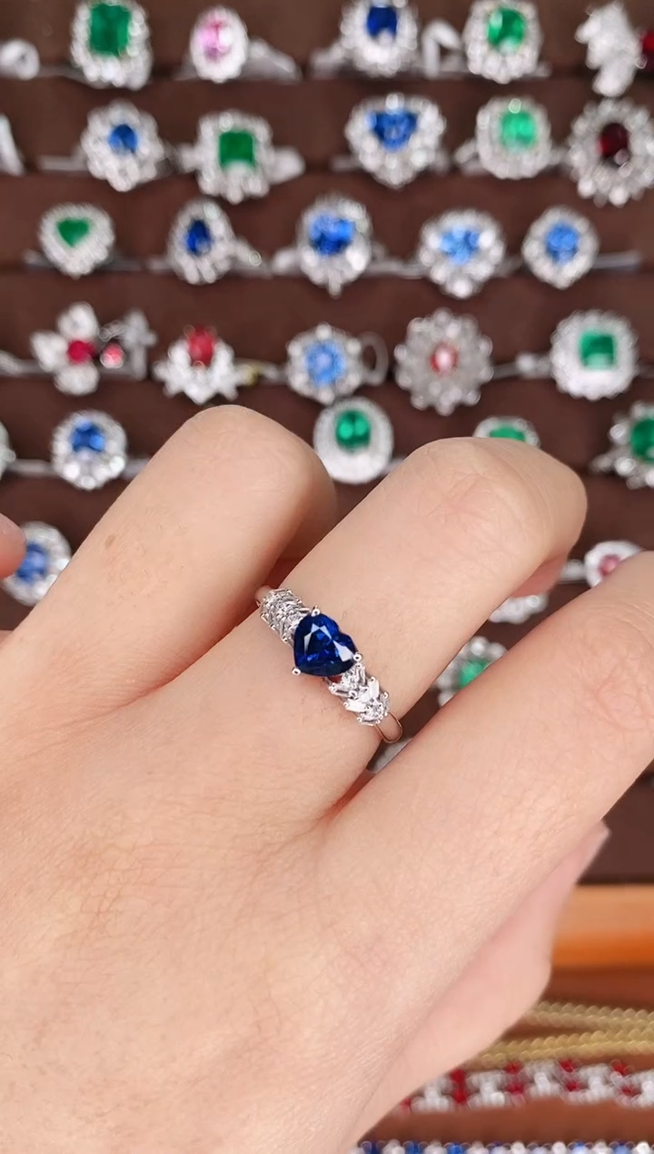 【闪购商品】蓝宝石18K金戒指18K金镶嵌1.05ct