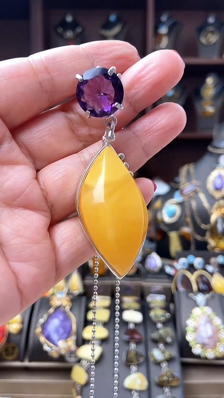 【闪购商品】琥珀颈饰银S925镶嵌吊坠