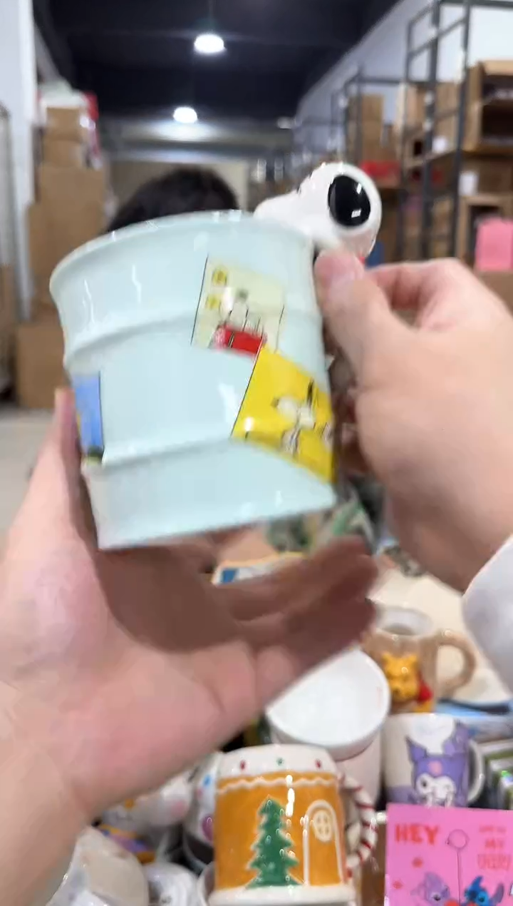 瓷片史努比油桶笔筒