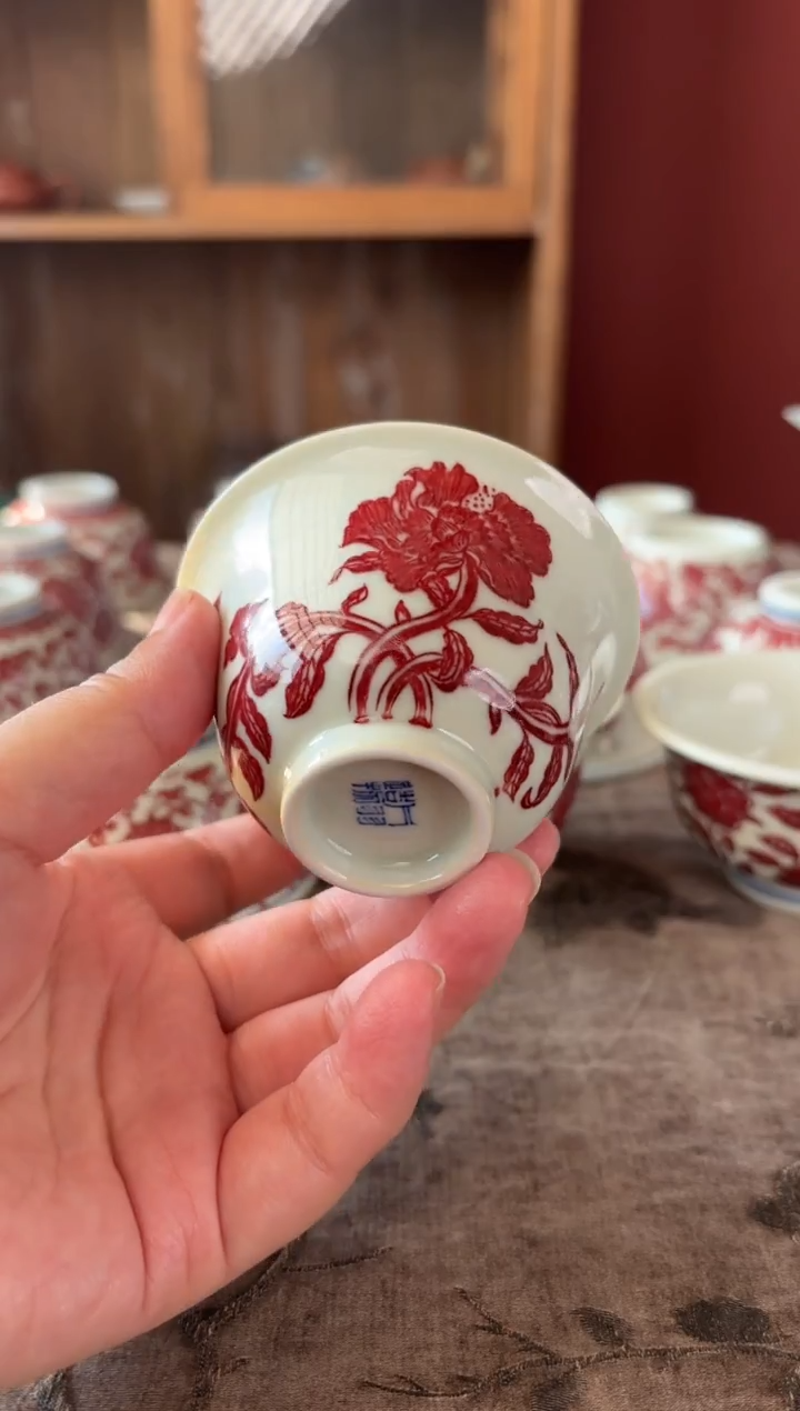 釉里红虞美人铃铛杯