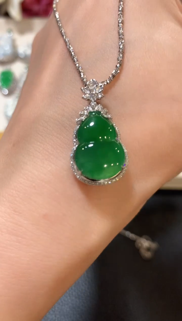 吊坠(不含链)18K金镶嵌翡翠z63 