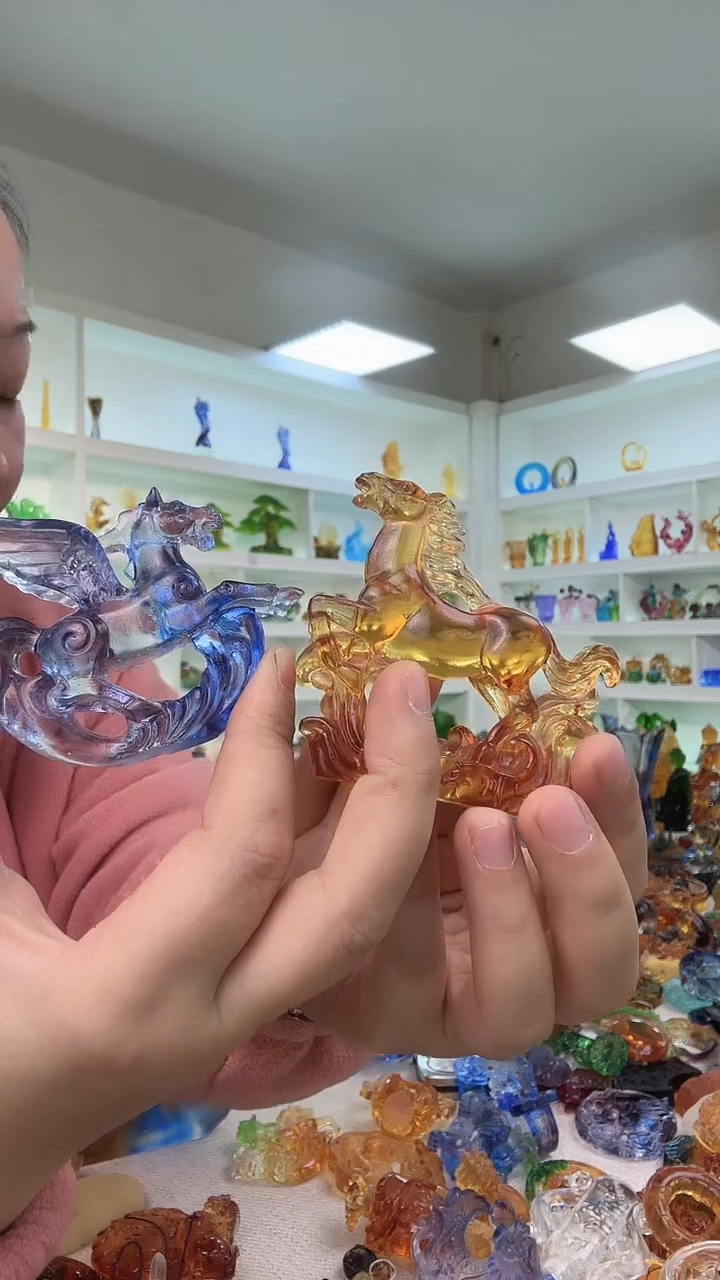 手工艺品琉璃马摆件两个