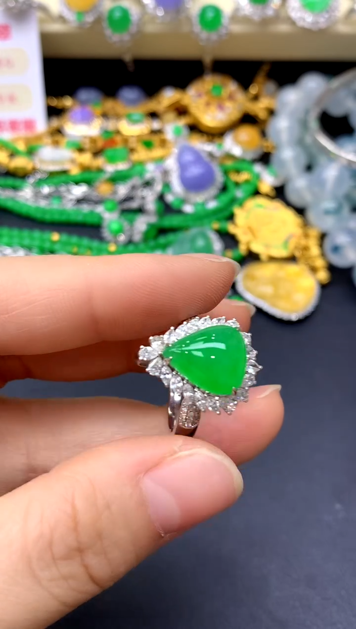 18K金镶嵌戒指翡翠424-中国好珍宝