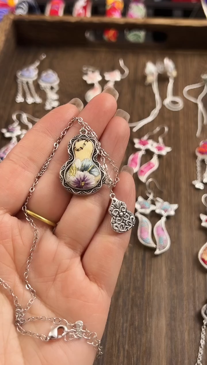 【闪购商品】织绣民族风老绣饰品480