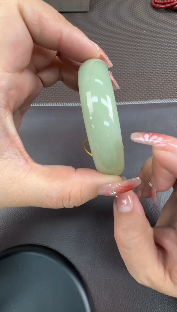 【闪购商品】和田玉手镯未镶嵌55