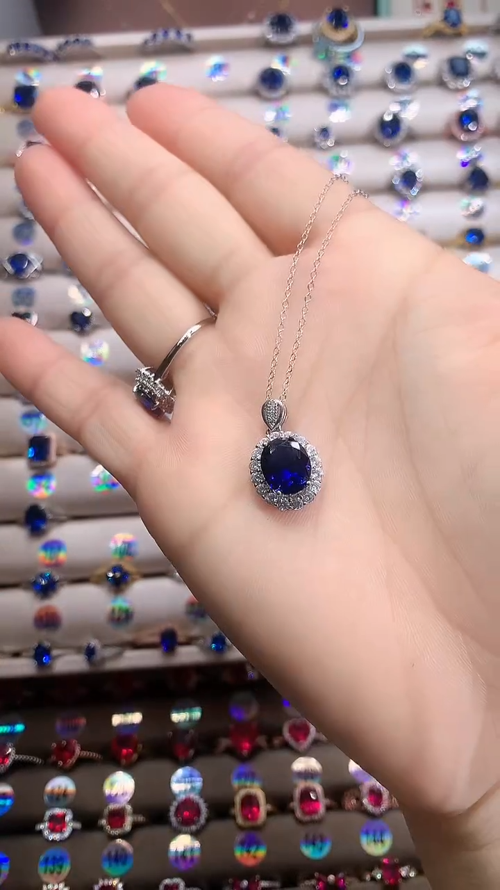 【闪购商品】蓝宝石吊坠(赠链)银S925镶嵌银色