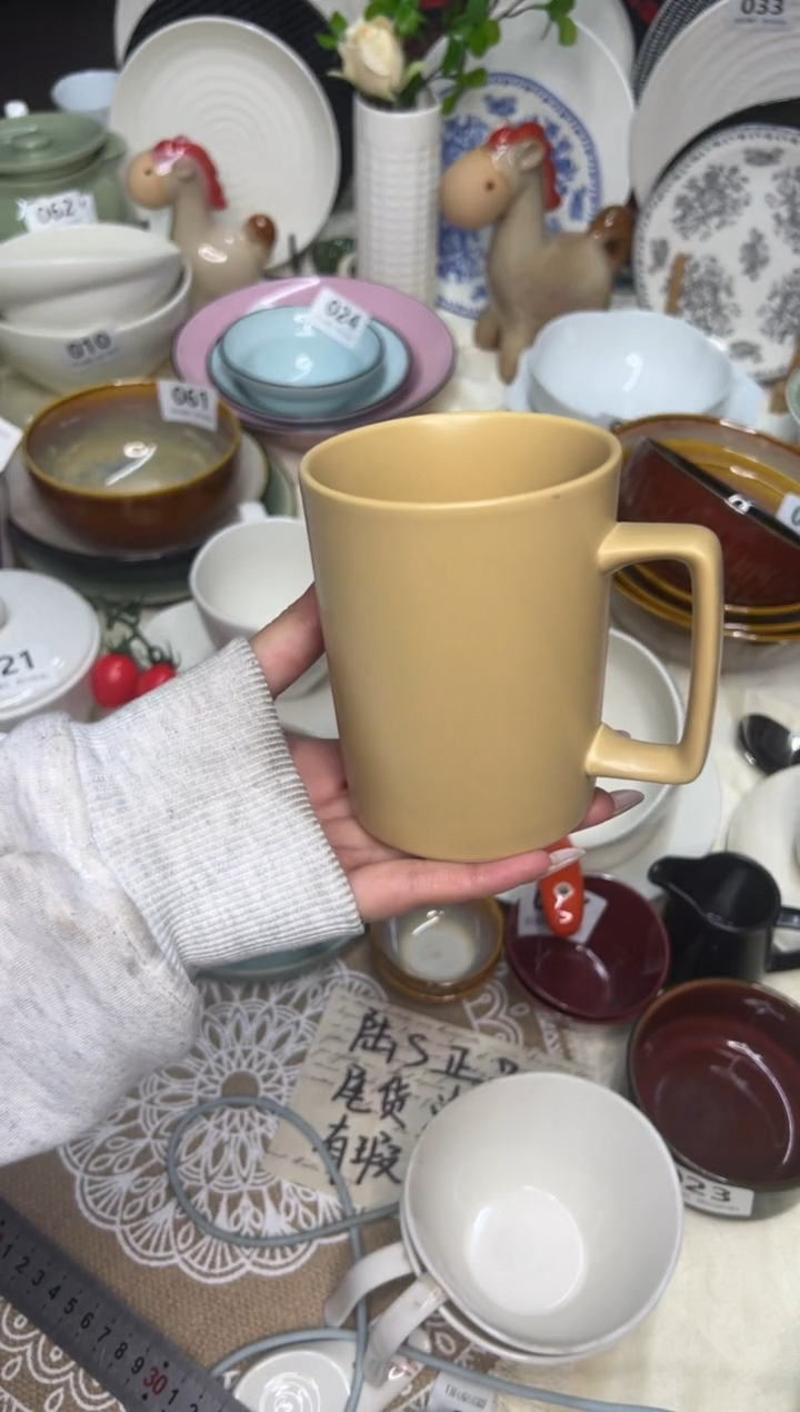 新骨瓷069瑕疵 哑光guangyi土黄 大马克杯