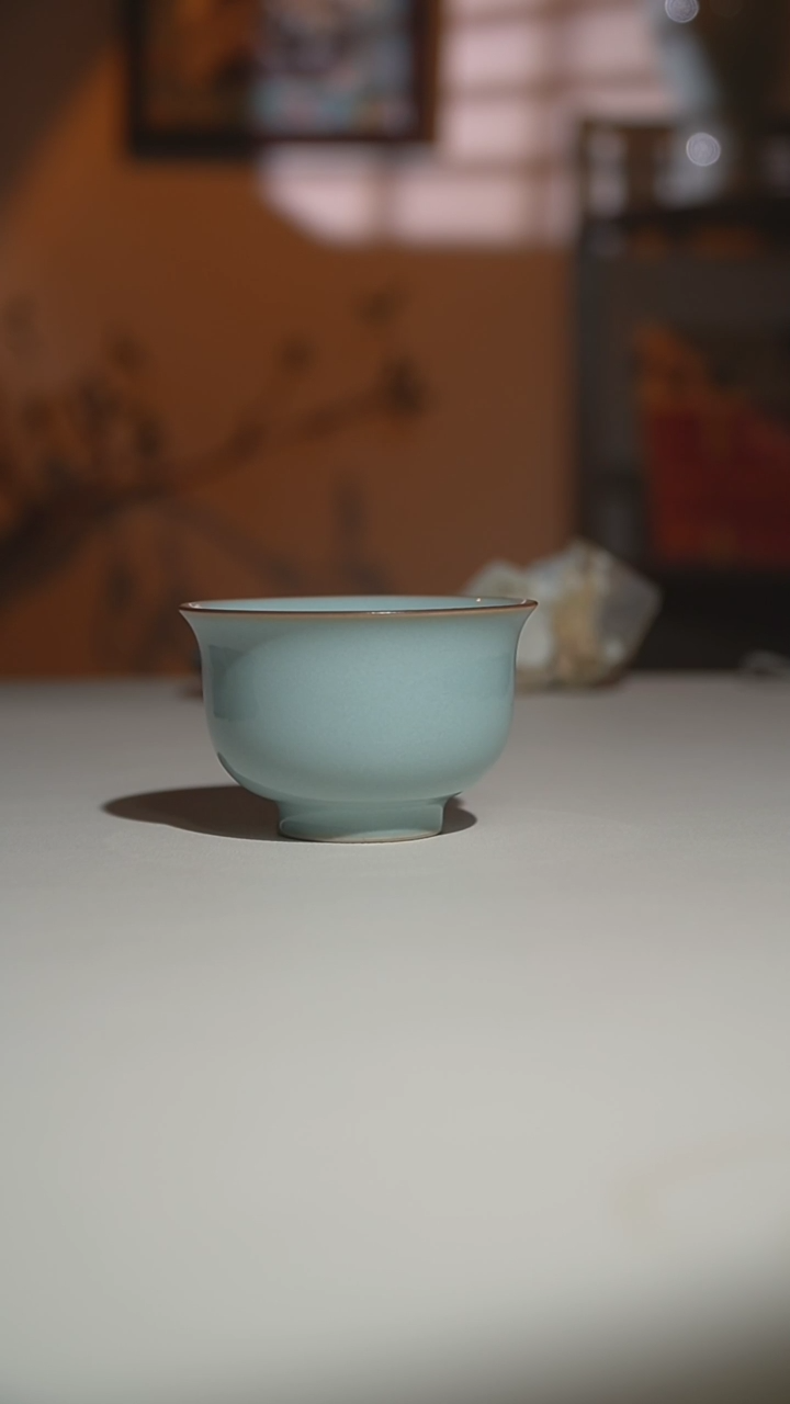 【闪购商品】其他珑匞天青圈足压手杯