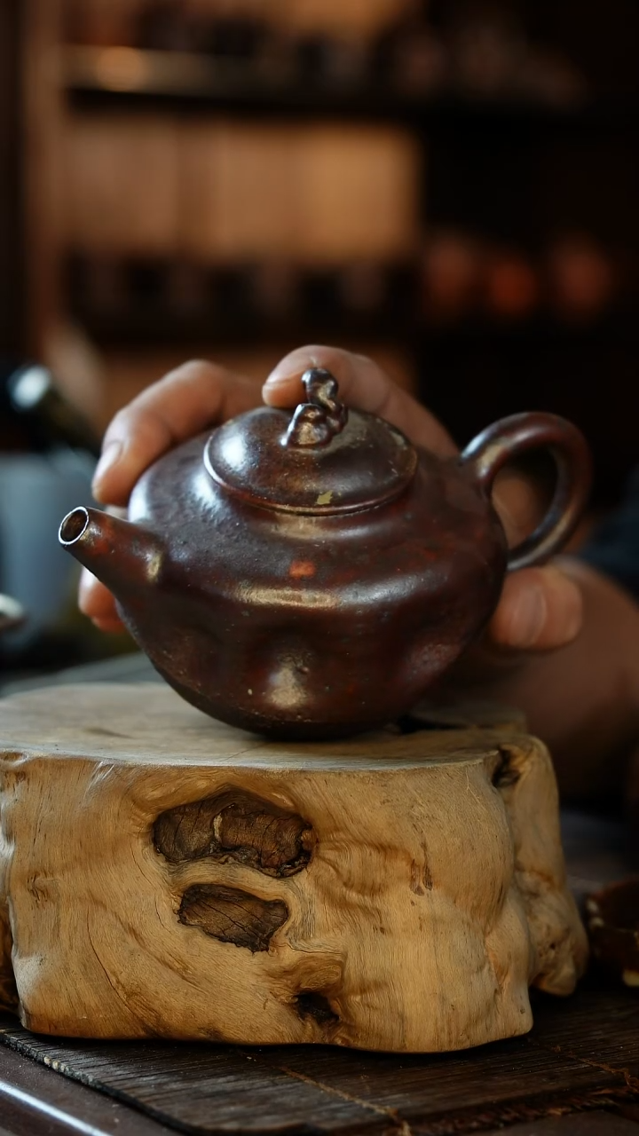 紫砂全手工正把手捏壶