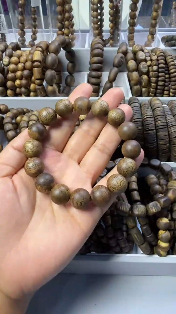 【闪购商品】沉香手串13克+奇楠沉香圆珠多样性发一