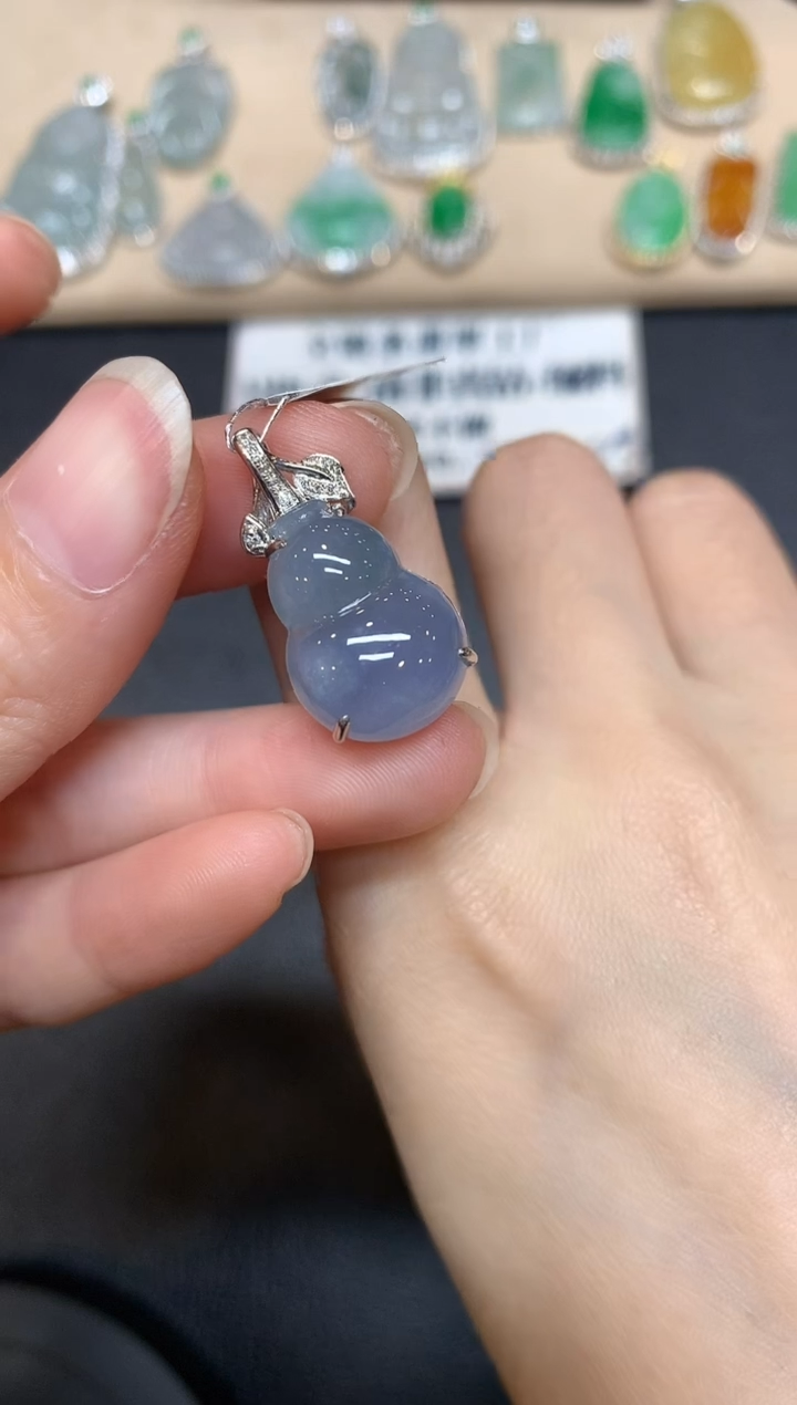 【闪购商品】翡翠颈饰18K金镶嵌葫芦【无服务费