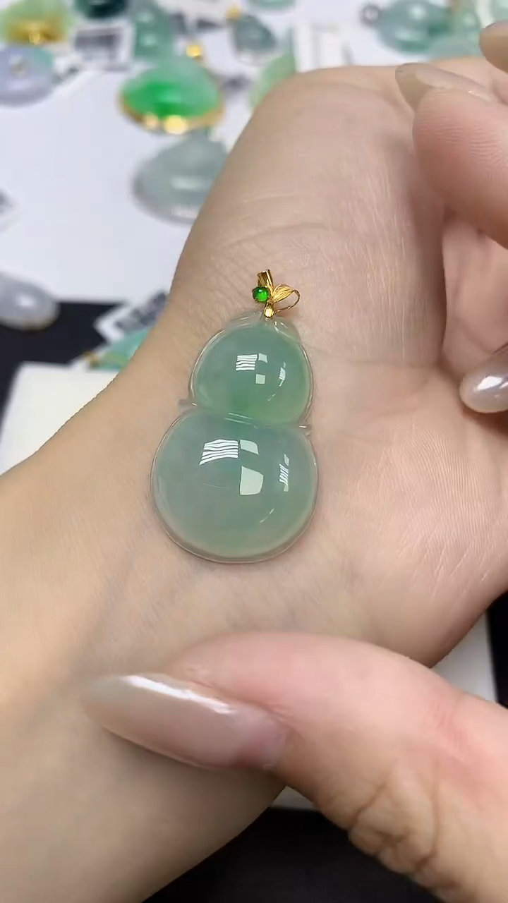 翡翠18K金镶嵌颈饰天然缅甸翡翠A货