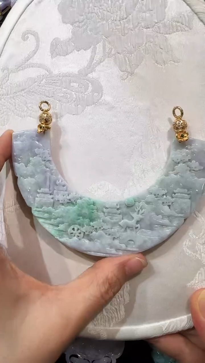 翡翠未镶嵌颈饰国风