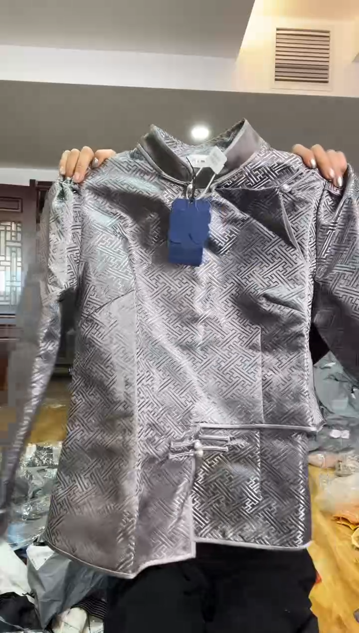 外套 Xl 125斤以里