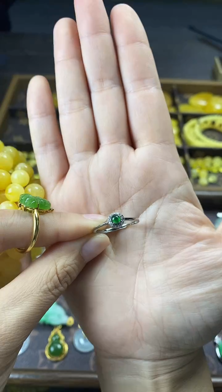 银S925镶嵌戒指翡翠奕**?绿冰戒指