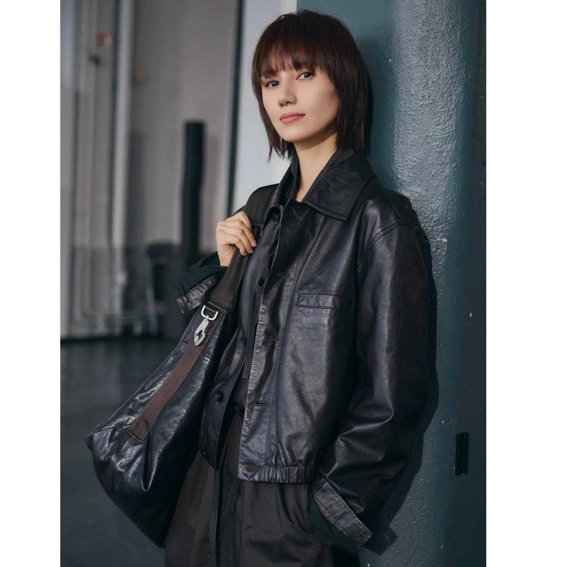 “御风而来”袁泉同款油蜡绵羊皮酷飒衬衫领短皮衣皮夹克女士外套