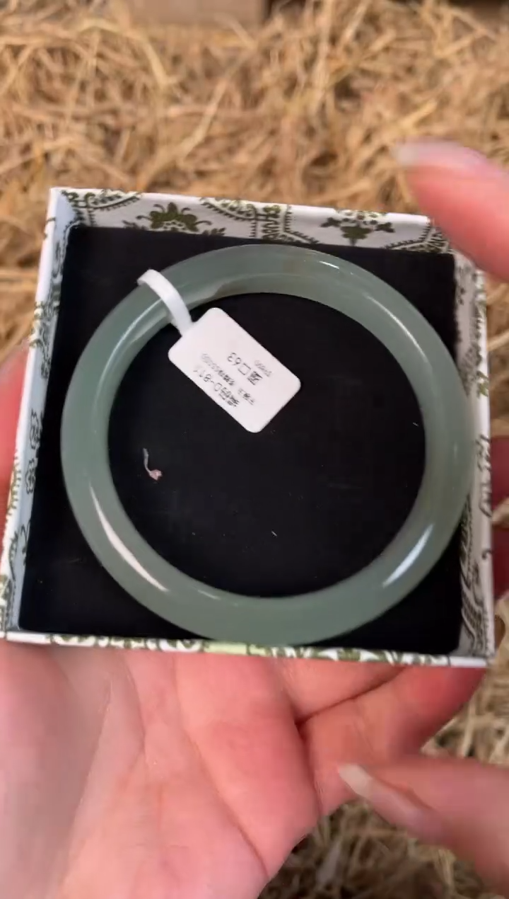 未镶嵌手镯石英质玉D-811