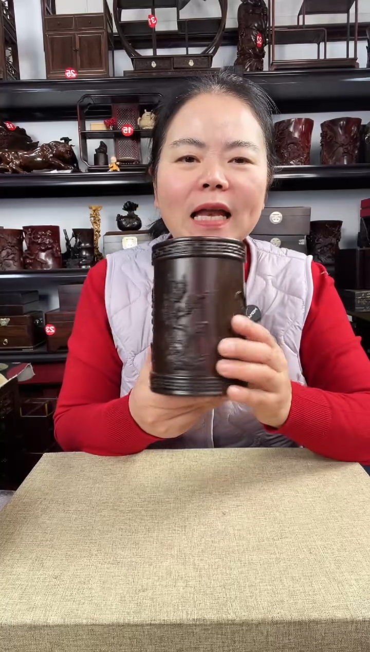 木梅兰竹菊笔筒老李红木工艺品