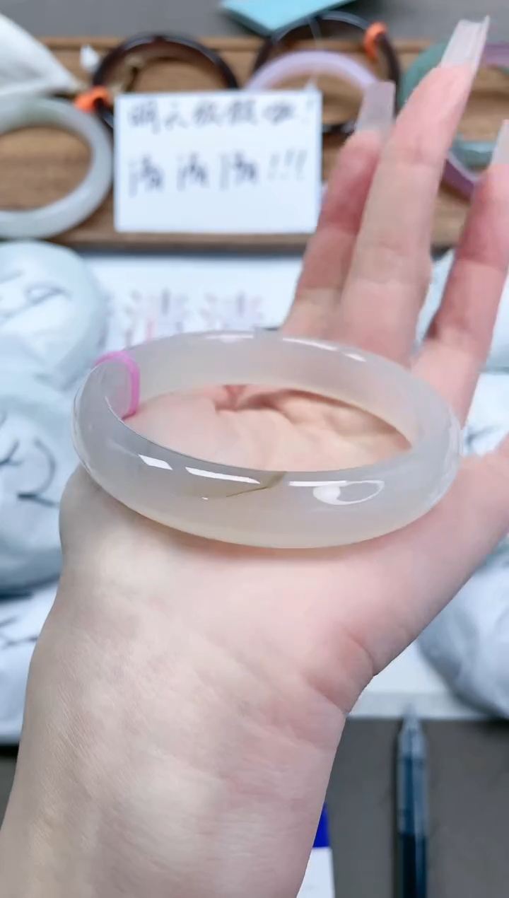 【闪购商品】石英质玉手镯未镶嵌14T121-58