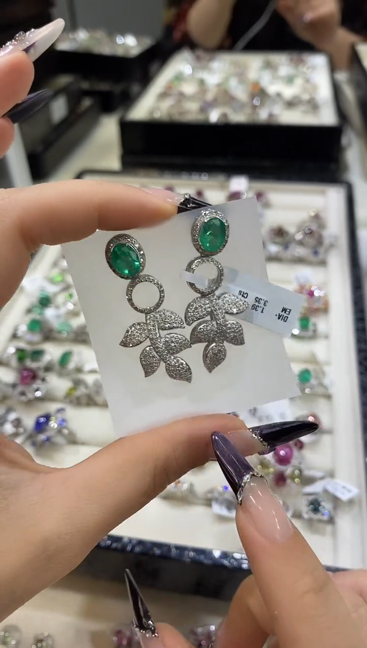 银S925镶嵌耳饰定制祖母绿楚楚珠宝中古甄选不退换