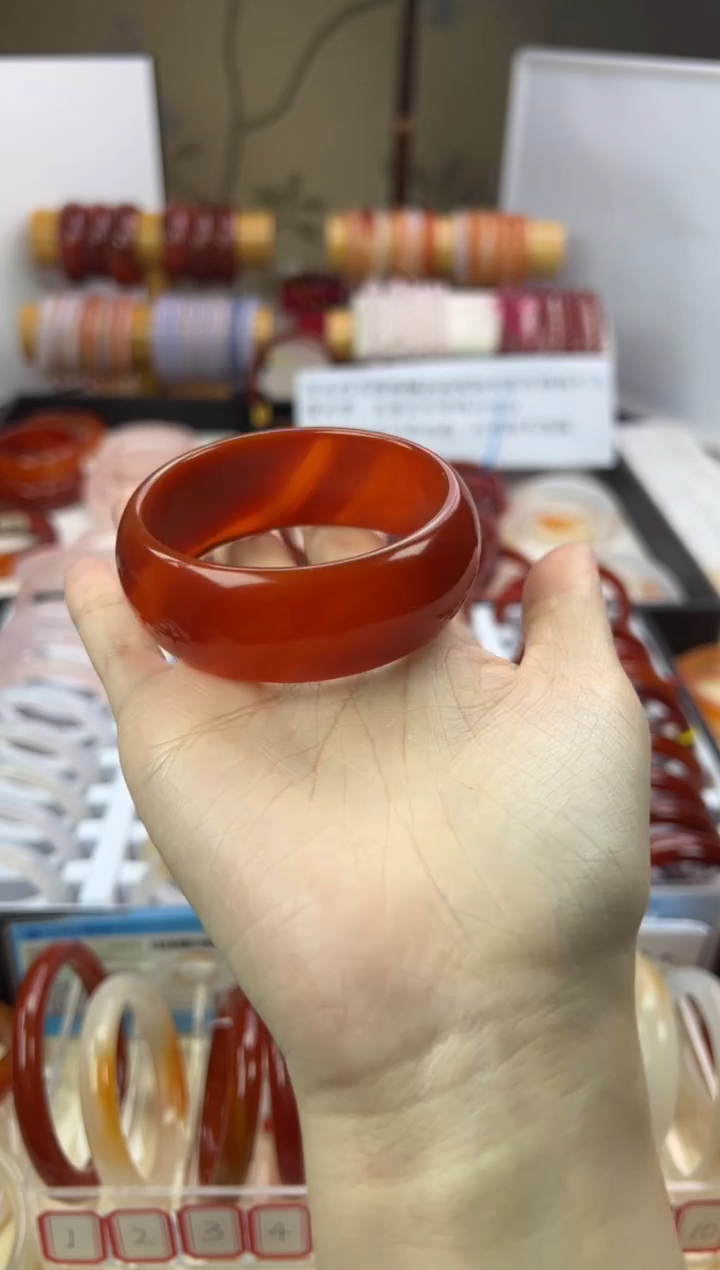 【闪购商品】玛瑙/玉髓手镯未镶嵌【默认微瑕】53圈口