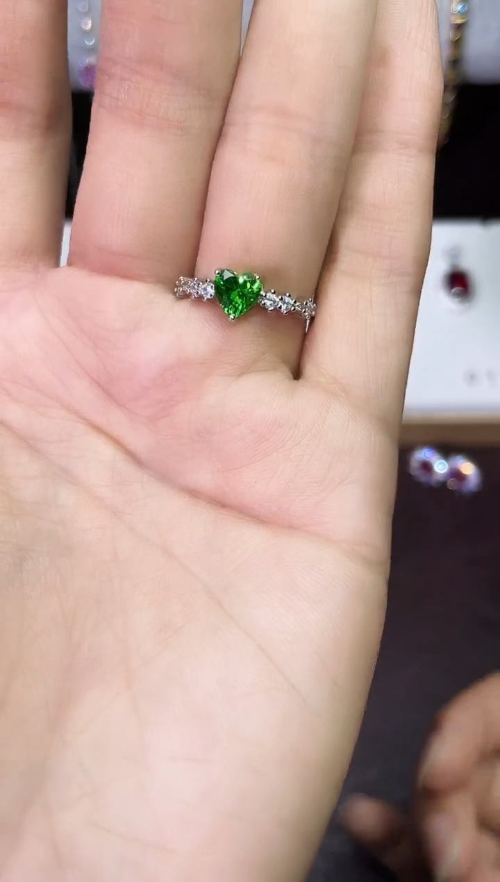 合金合成钻石绿宝戒指