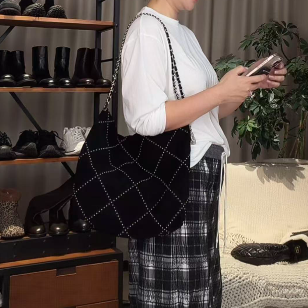 KOKO WANG秋冬新款铆钉链条垃圾袋复古时尚高级单肩包X7955J31S32