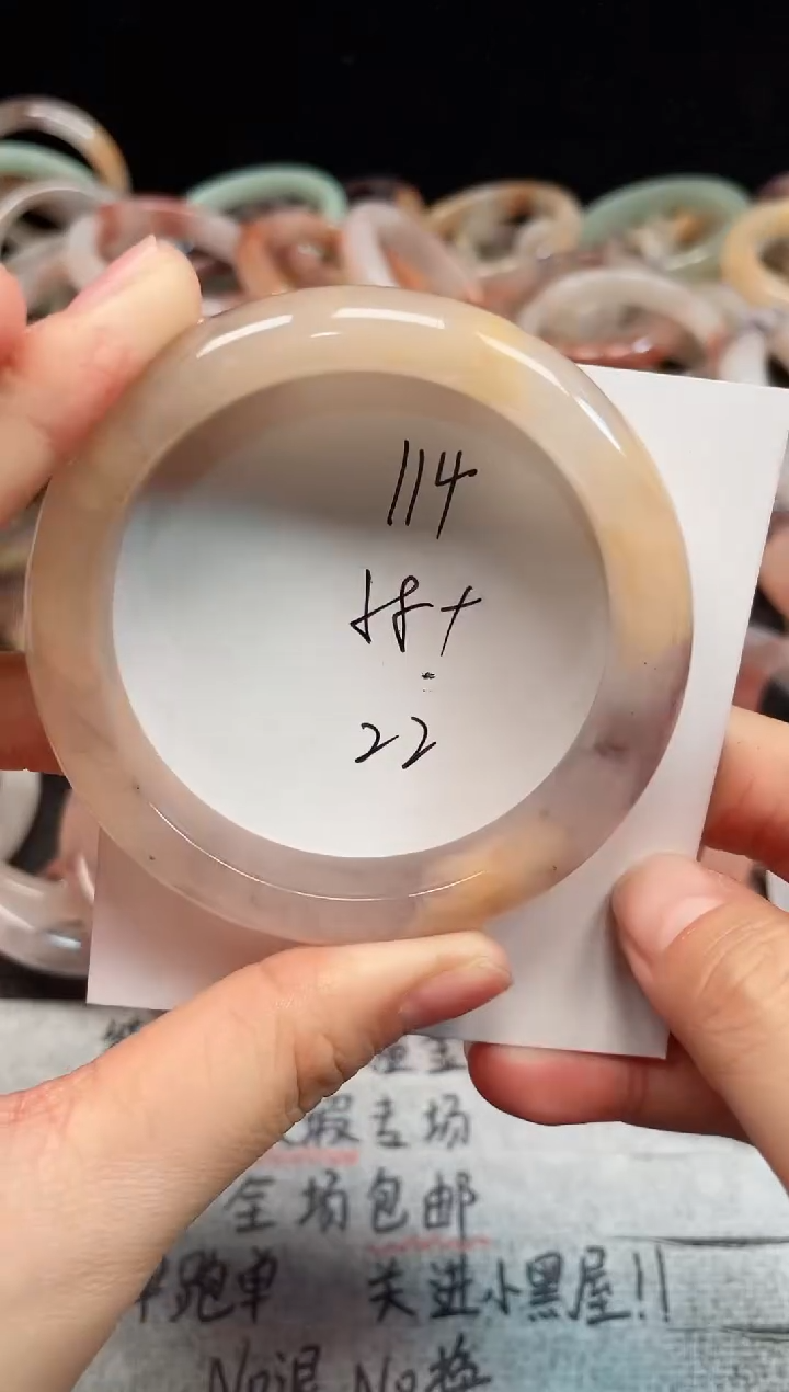 未镶嵌手镯石英质玉114