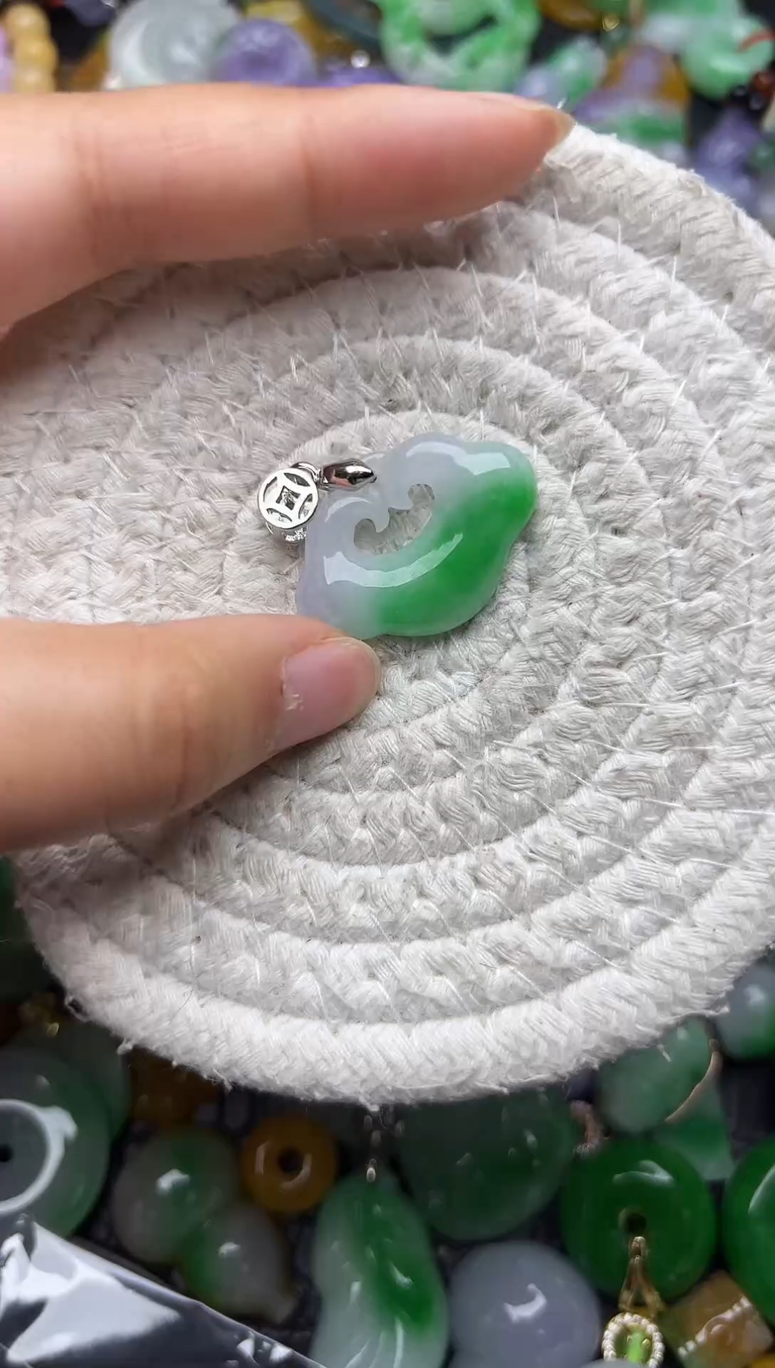 颈饰未镶嵌翡翠缅甸翡翠吊坠