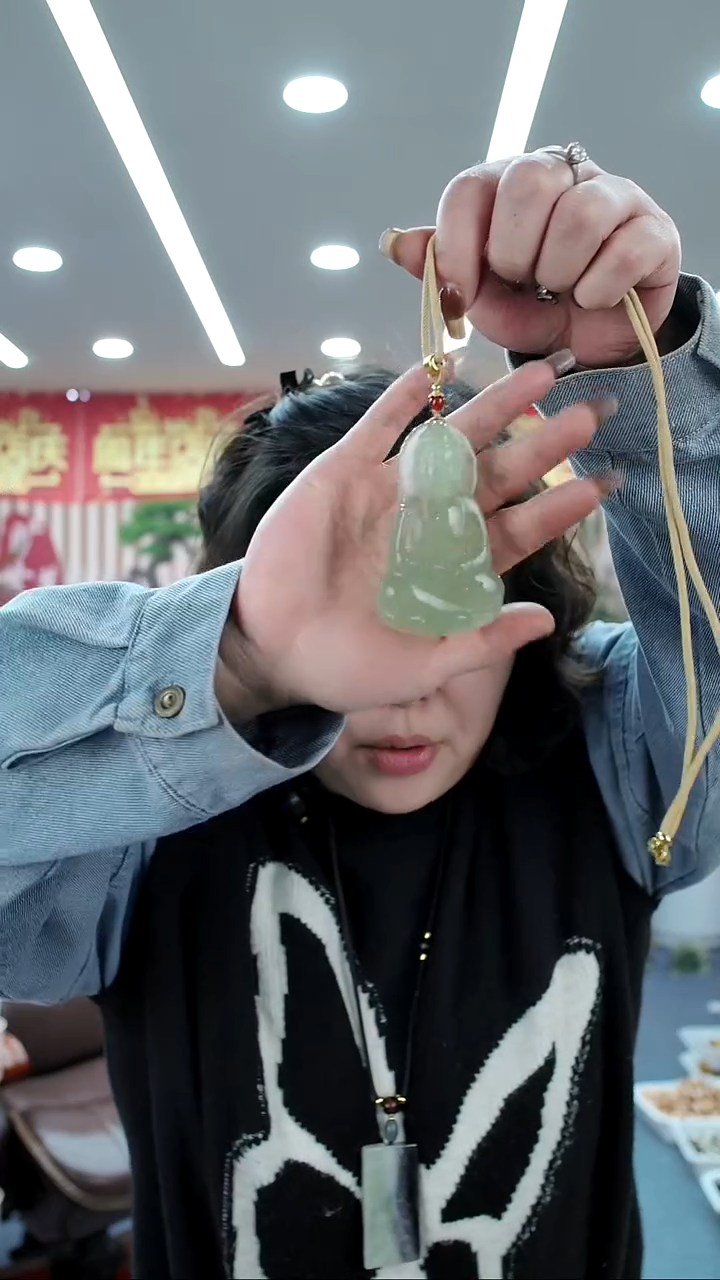 未镶嵌蛇纹石玉吊坠吊坠