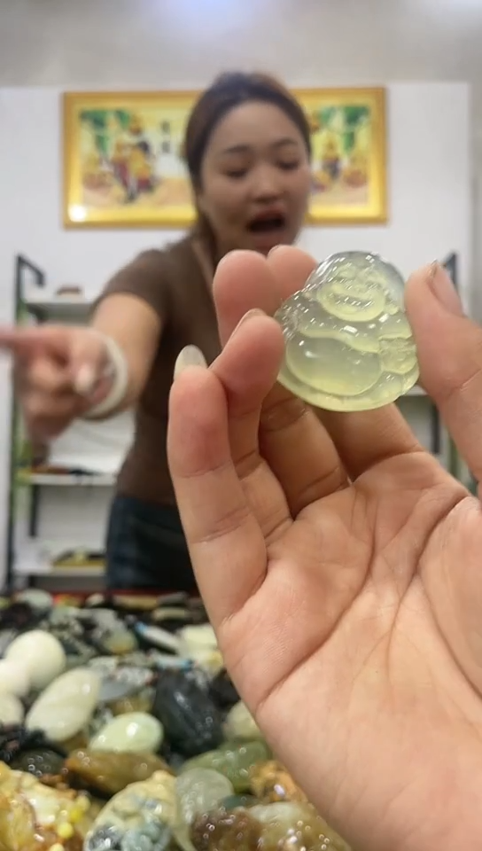岫玉未镶嵌挂件   