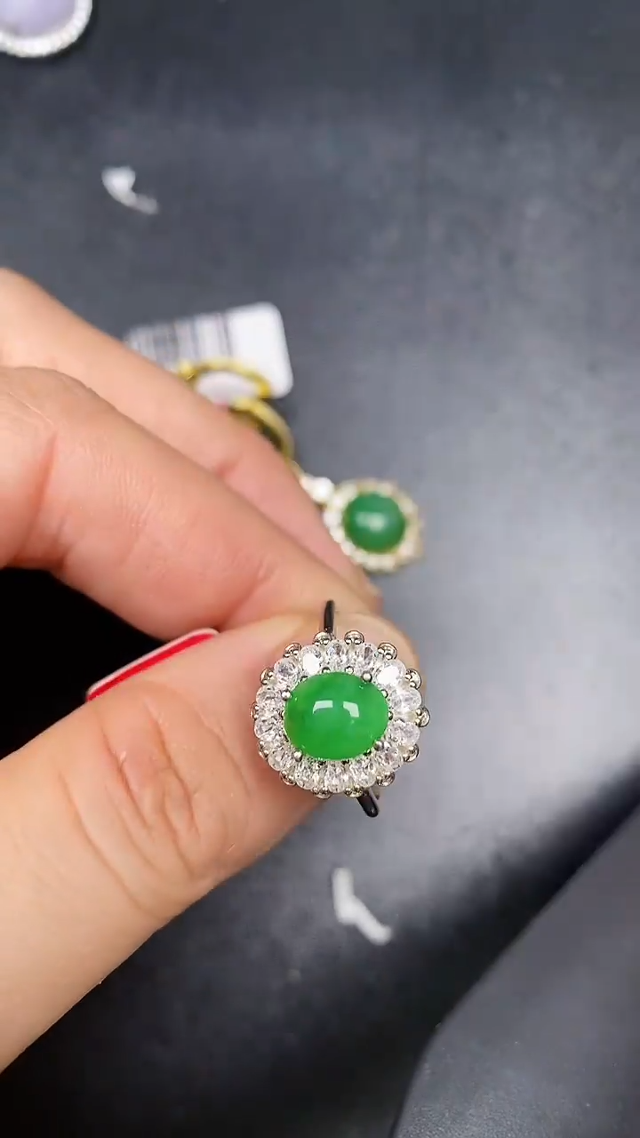 银S925镶嵌戒指翡翠1000