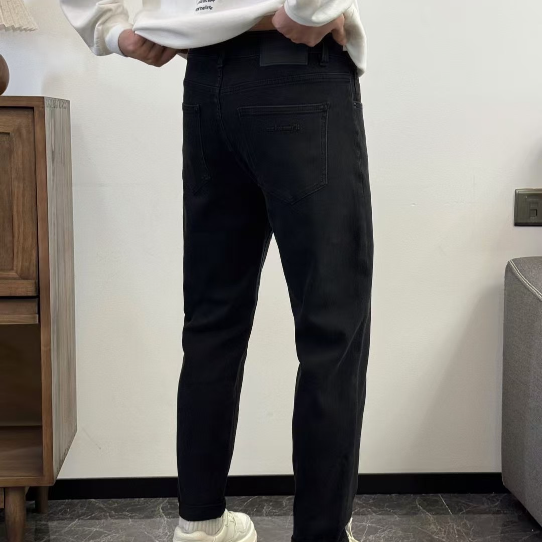 新款百搭黑灰色牛仔裤