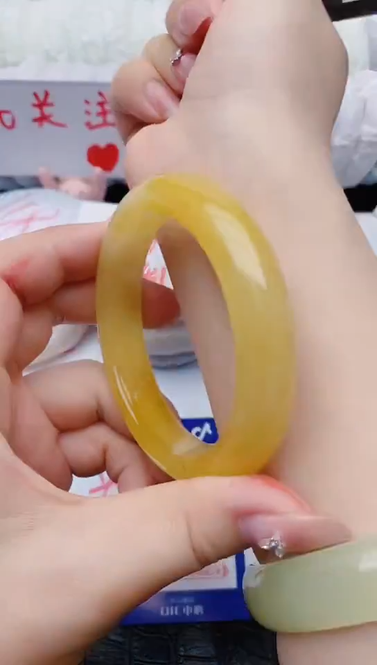 石英质玉手镯未镶嵌y40+61-62