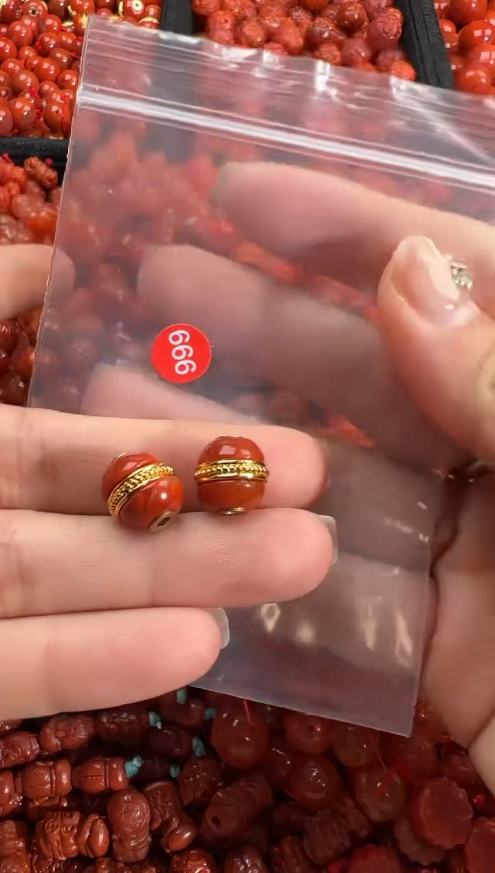 南红玛瑙合金颈饰1