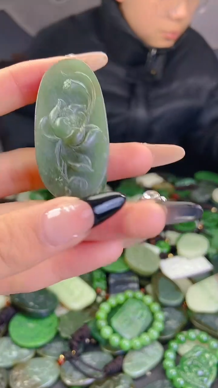 颈饰未镶嵌和田玉1