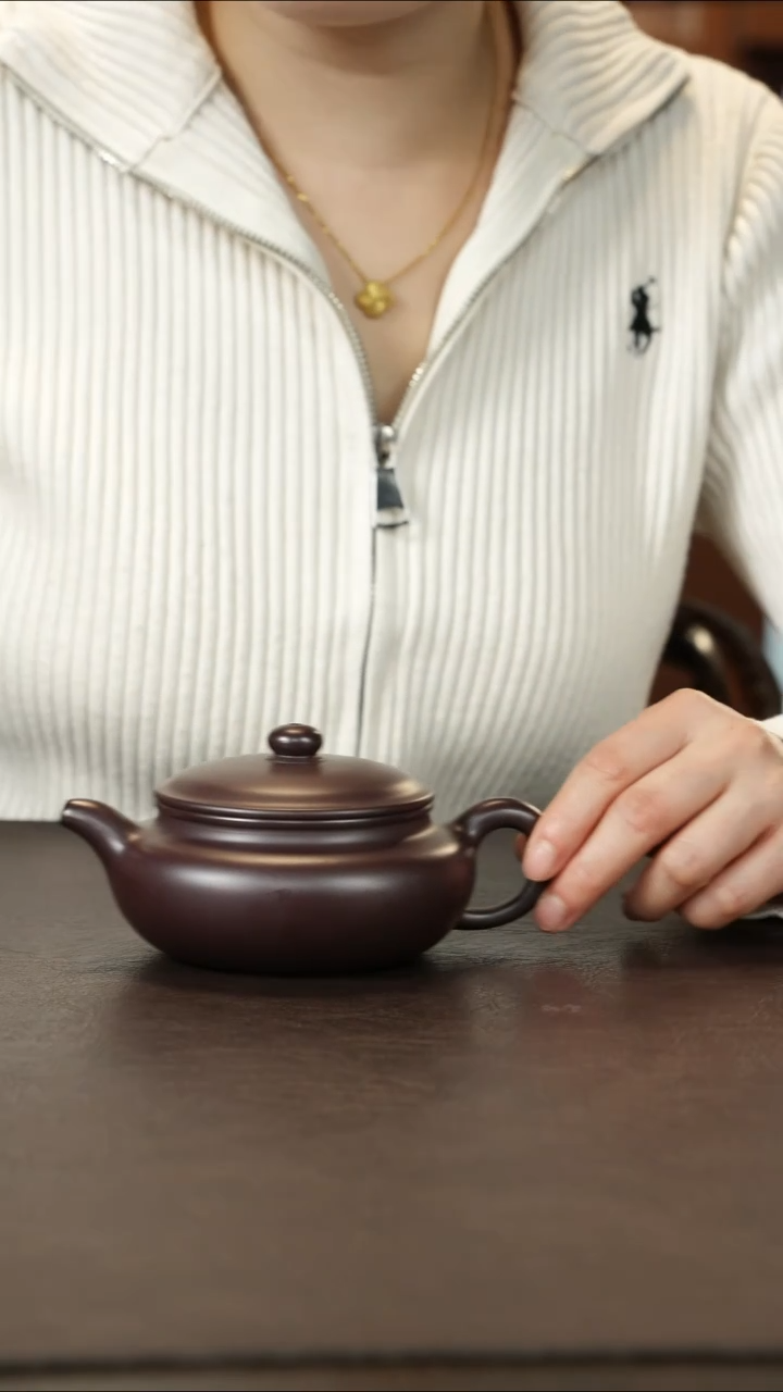 茶壶紫砂紫茄泥 扁腹壶 240cc