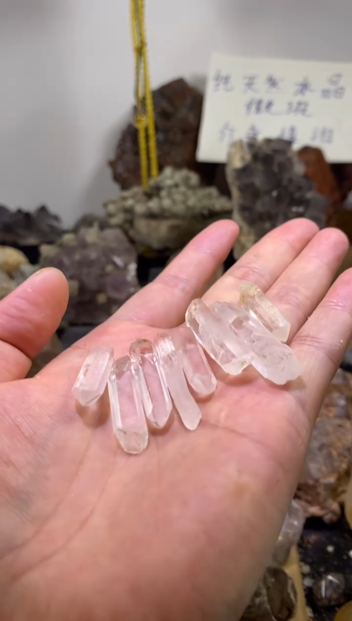 未镶嵌珠宝半成品水晶2号8颗马岛水晶柱