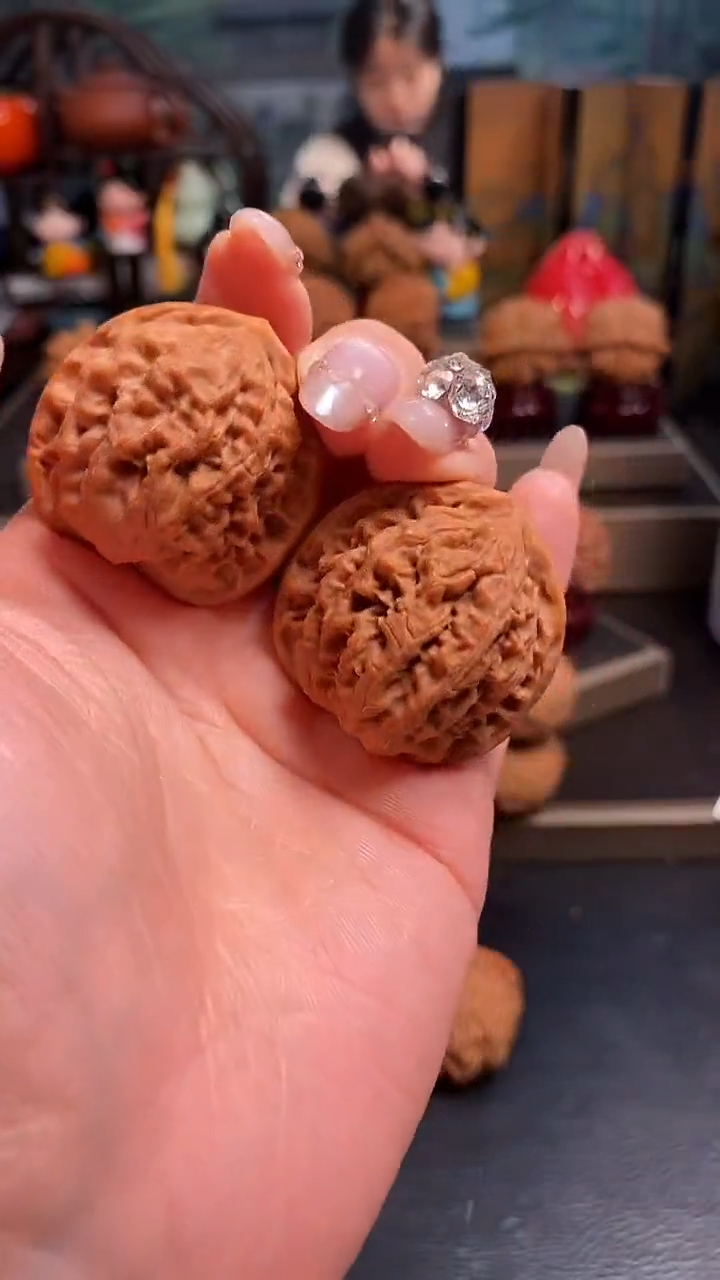 【闪购商品】文玩核桃吊坠H530蟠龙纹35