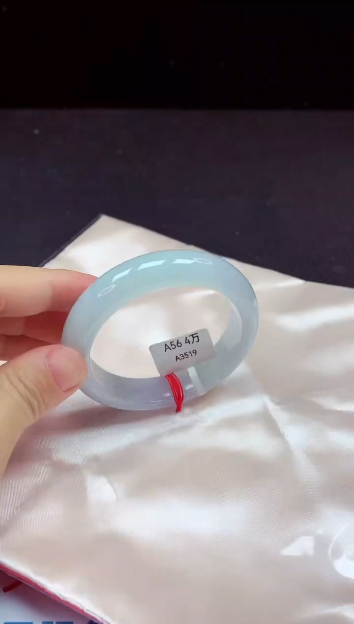 【闪购商品】翡翠手镯未镶嵌镯子56+