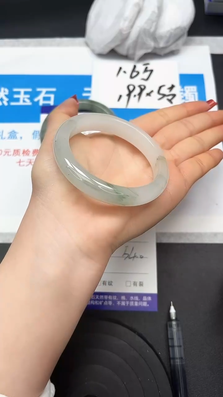 【闪购商品】石英质玉手镯未镶嵌225