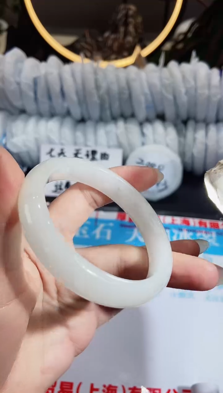 【闪购商品】石英质玉手镯未镶嵌78-56