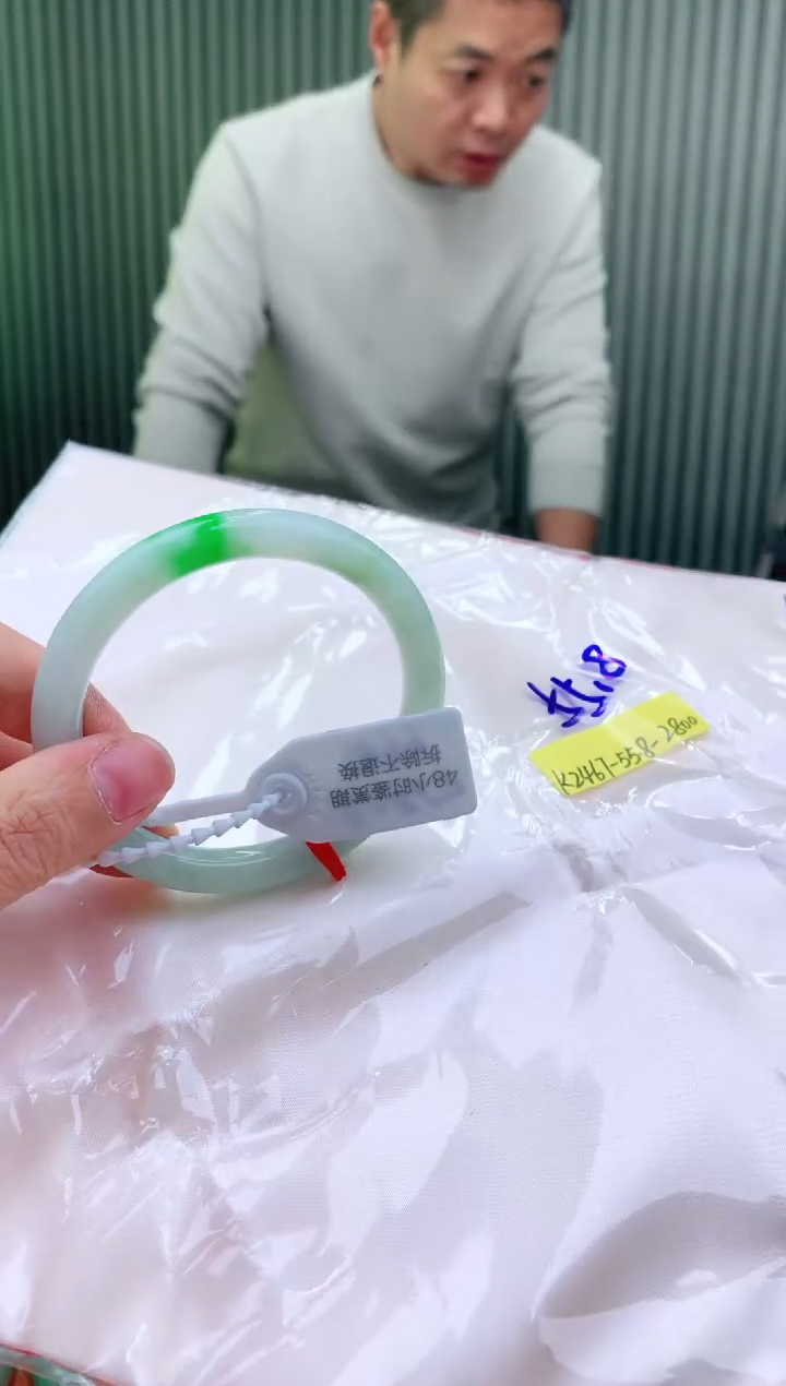 未镶嵌手镯翡翠55+