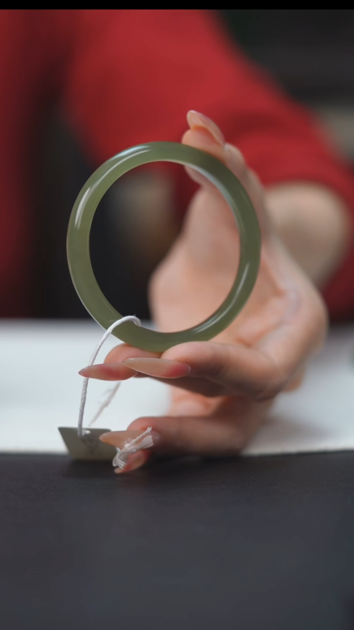 未镶嵌手镯和田玉美人条粉青 圈口58.6 