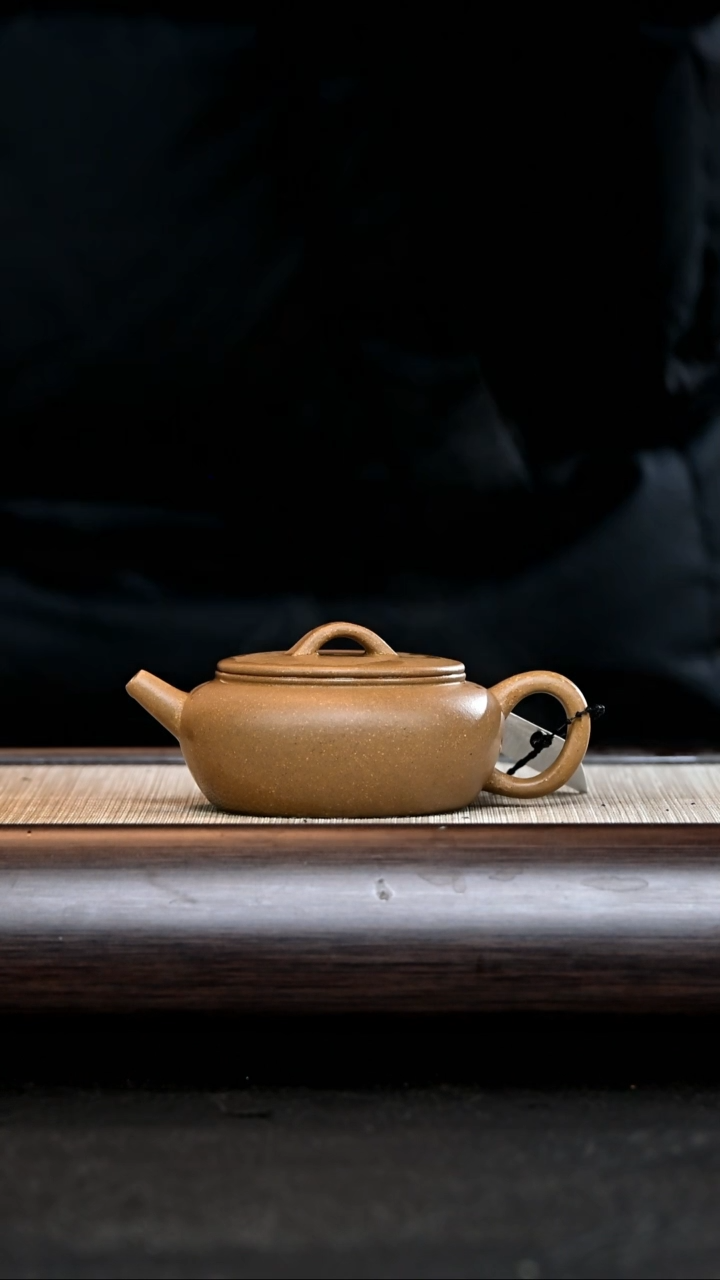 【闪购商品】紫砂茶壶XZW15548 大彬诗意 老段