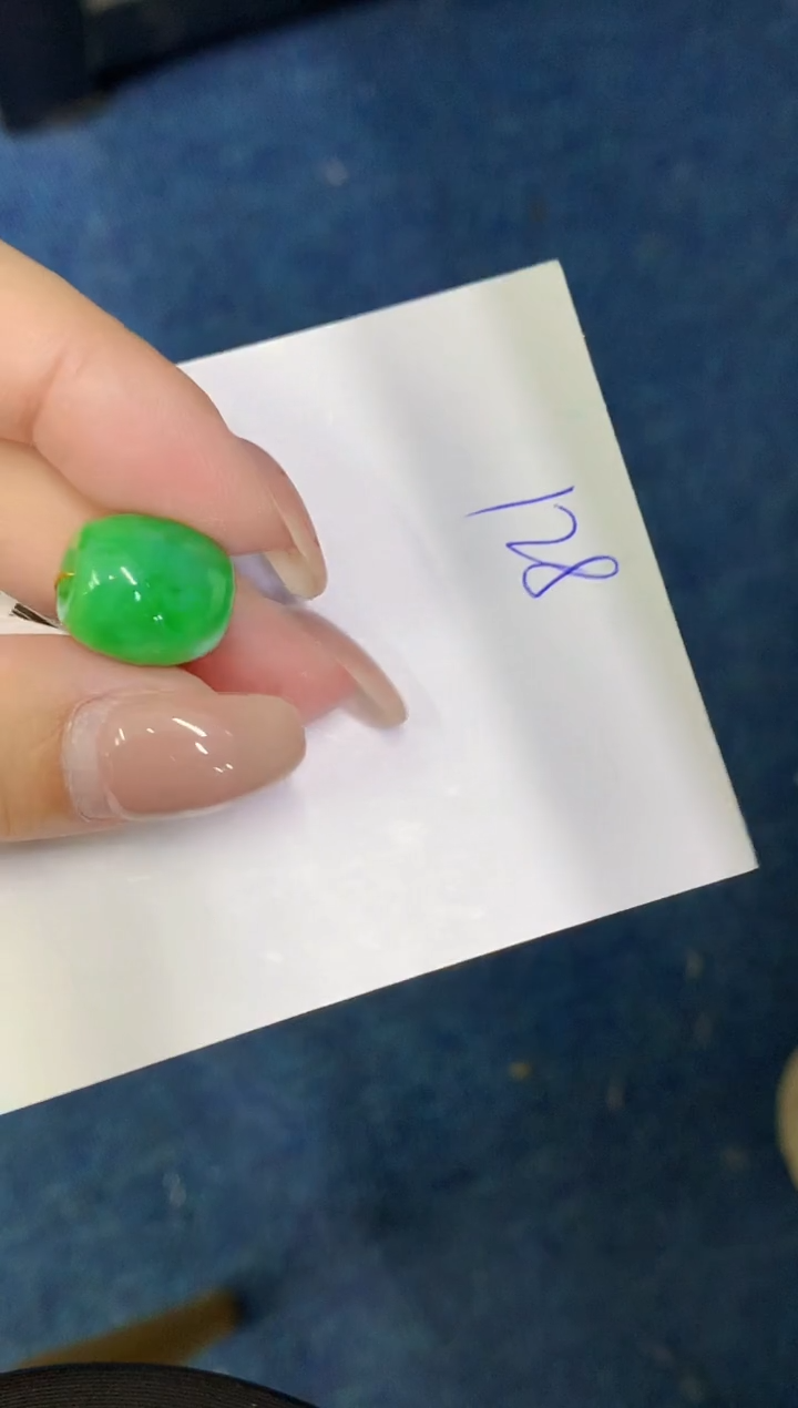 翡翠未镶嵌颈饰0000000000