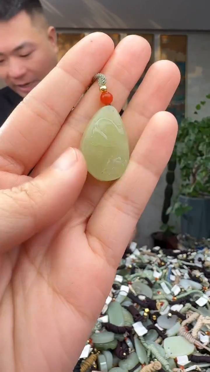 未镶嵌和田玉挂件拍一发一